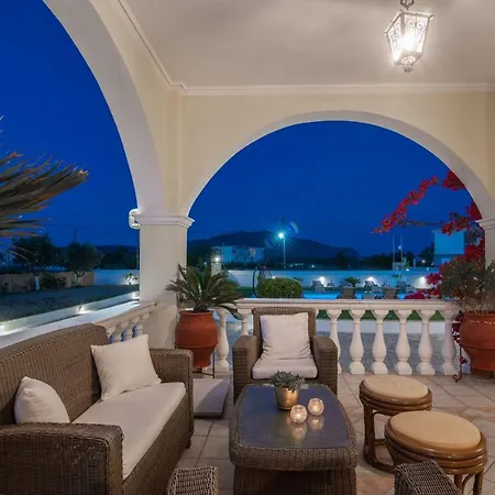 La Casa Di Nina - With Private Pool, By Zantewize لاغاناس