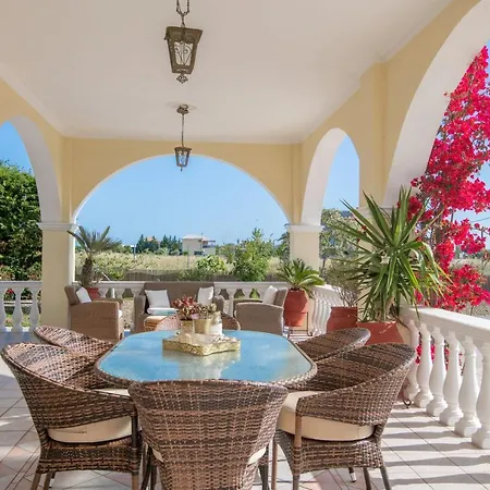 بيت للعطل La Casa Di Nina - With Private Pool, By Zantewize *