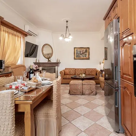 La Casa Di Nina - With Private Pool, By Zantewize لاغاناس