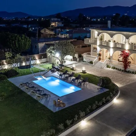 La Casa Di Nina - With Private Pool, By Zantewize بيت للعطل لاغاناس