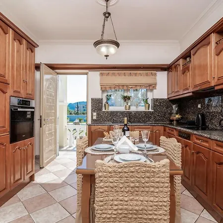 La Casa Di Nina - With Private Pool, By Zantewize بيت للعطل