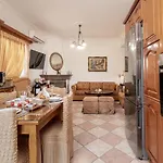 La Casa Di Nina - With Private Pool, By Zantewize لاغاناس