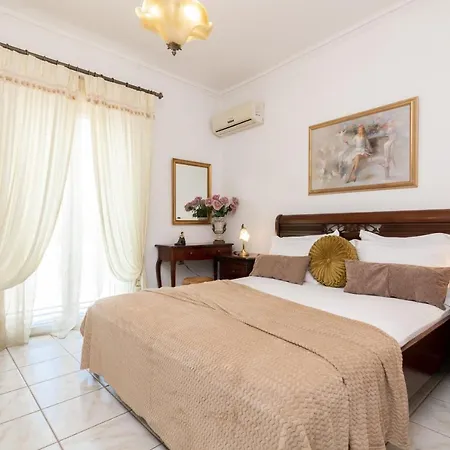 La Casa Di Nina - With Private Pool, By Zantewize