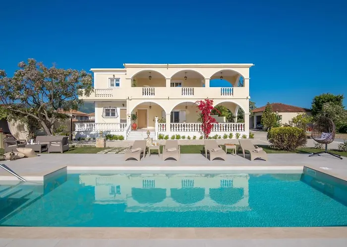 La Casa Di Nina - With Private Pool, By Zantewize * Лаганас