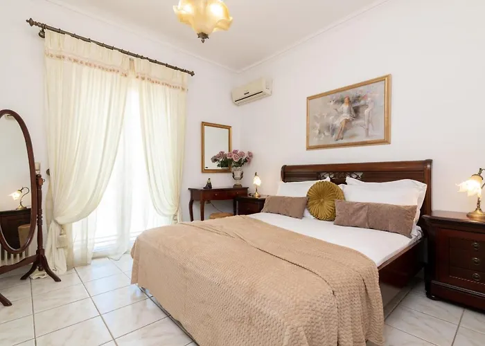 La Casa Di Nina - With Private Pool, By Zantewize