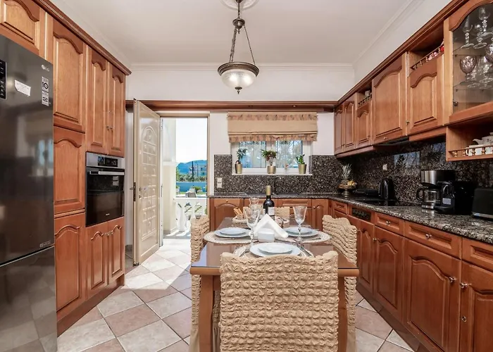 La Casa Di Nina - With Private Pool, By Zantewize Дом отдыха