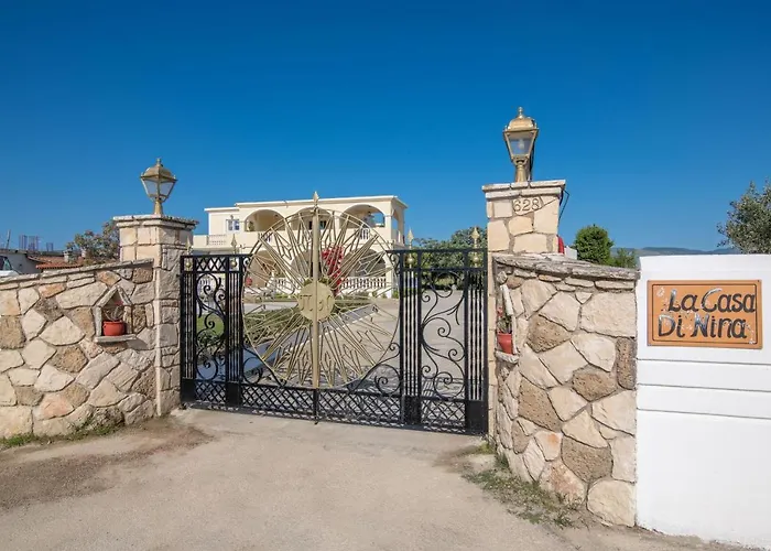 La Casa Di Nina - With Private Pool, By Zantewize *