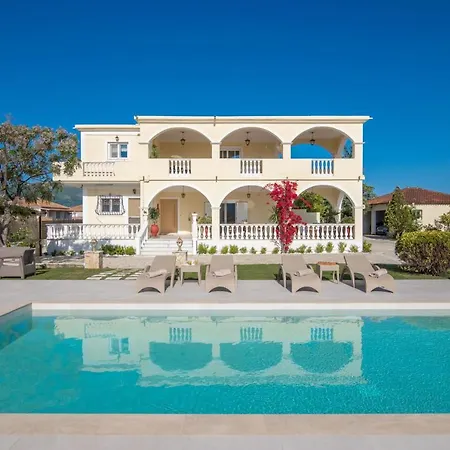 La Casa Di Nina - With Private Pool, By Zantewize * Laganász