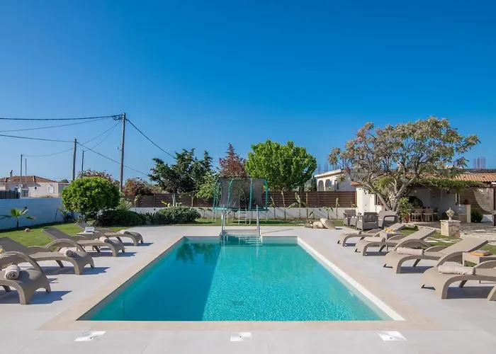 La Casa Di Nina - With Private Pool, By Zantewize * Laganas